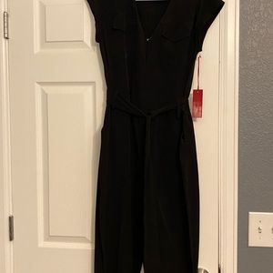 Black zip up jumper NWT